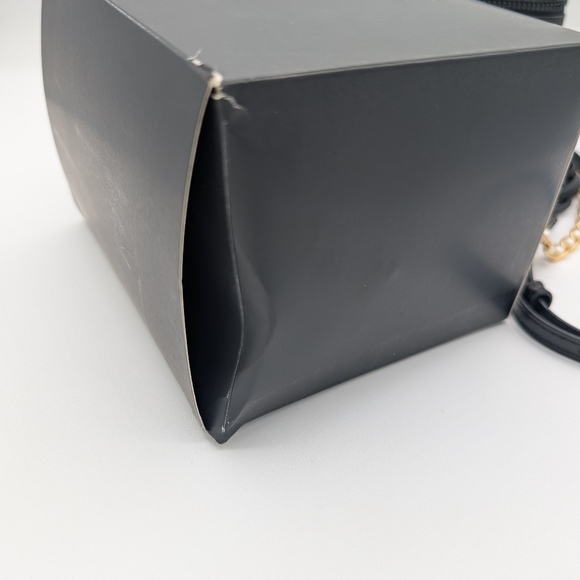 YSL Beauté Vanity Case w/ Styled Charm Chains| Black Crossbody| BNIB - Picture 14 of 15